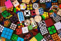 5 Permainan Seru Rayakan Malam Tahun Baru di Rumah