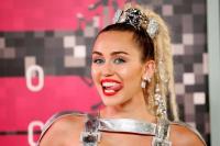 Didapuk Jadi Legenda Disney Termuda, Miley Cyrus Cetak Sejarah
