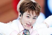 Perlihatkan Penampilan Khusus,  Fans Minta Mark Dapat Bayaran Tinggi