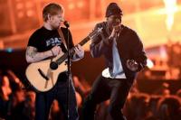 Positif COVID-19, Ed Sheeran Bakal Manggung dari Rumah