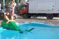 Putri Duyung India Ini Bikin Orang Kaget