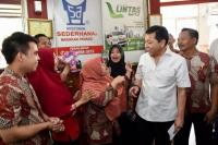 Setnov Bikin Kuis Dadakan Berhadiah Sarung