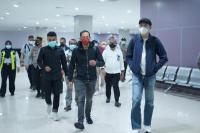 Kecenya Setelan Mendikbud Nadiem saat Tiba di Papua