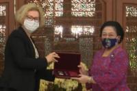 WNI Pertama Terima Order of Friendship Rusia, Megawati Nostalgia Voroshilov dan Yuri Gagarin