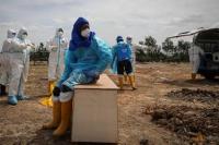 Bupati Jember Terima Honor Pemakaman Pasien Covid-19