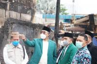 Bagikan Bantuan ke Korban Kebakaran, Gus Jazil Ketuk Hati Pemimpin Bangsa