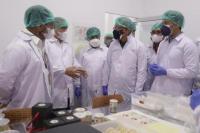 Syahrul Tinjau Pengolahan Sarang Burung Walet di Pontianak