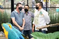 Bamsoet Ajak Masyarakat Jadi Orang Tua Asuh Bagi Satwa di Lembaga Konservasi
