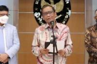 Mahfud MD : Korban Pinjol Ilegal Tidak Usah Membayar Hutangnya