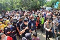 Turun Gunung, Warga Desa Cikakak Antusias Sambut Sandiaga Uno