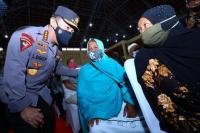 Tinjau Vaksinasi di Kampar, Kapolri: Hadapi Omicron dengan Sinergitas Seluruh Stakeholder