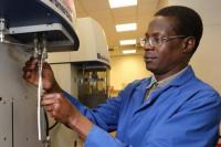 Sulitnya Peneliti Kulit Hitam Ajukan Dana Hibah di Inggris