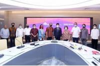 Menkominfo Johnny Kolaborasi Siapkan Regulasi Hak Penerbit