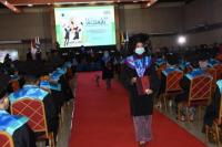 Ribuan Mahasiswa UMB Diwisuda, Lahirkan Insan Kreatif, Kritis dan Kompetitif