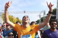 Selebrasi Khas Kaka Hiasi Ajang Maraton Berlin