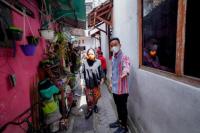 Blusukan Bareng Gibran Bagikan Bantuan ke Warga, Puan: Solo Selalu di Hati Saya