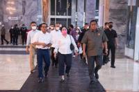 Jajal Setir Mobil Listrik Keliling Gedung Parlemen, Puan: DPR Siap Terima Delegasi P20