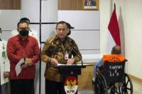 KPK Sita Emas & Kendaraan Mewah Rp4,5 Miliar di Kasus Lukas Enembe