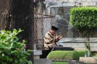 Prabowo Ziarah ke Makam Ayahnya, Prof. Soemitro Djojohadikusumo