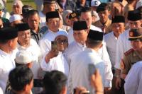Presiden Prabowo Salat Id di Masjid Darussalam Aceh Tamiang