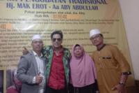 Penasaran, Joe Richard Lihat Langsung Praktek Mak Erot di Radio Dalam