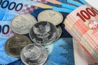 Gaji Pas-pasan, Bagaimana Hukum Memberi Uang kepada Orang Tua?