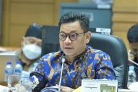 DPR Minta Masyarakat Hentikan Debat Azan Running Text