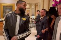 Kim Kardashian Hadiri Pesta Super Bowl 2024 dengan Odell Beckham Jr., Pengganti Kanye West?