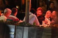 Makin Mesra dan Dekat, Gigi Hadid Cium Bradley Cooper di Restoran