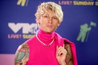 Machine Gun Kelly Bereaksi Disebut tak Jalin Komunikasi Jelang Megan Fox Melahirkan