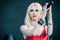 Gara-gara Digigit Kelelawar, Taylor Momsen Terpaksa Disuntik Rabies
