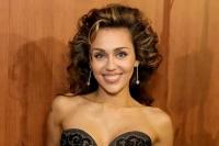 Kebakaran di Awal 2025, Milye Cyrus Emosional Kenang Rumahnya Hangus pada 2018