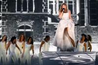 Tradisi Tukar Gelang Persahabatan di Konser Eras Tour Bikin Taylor Swift Bangga pada Swiftie