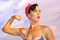 The Fourth of July, Katy Perry Bangga Pakai Bra Bendera Amerika Serikat