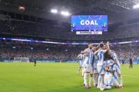 Scaloni Tepis Masalah Kebugaran Messi Jelang Semifinal