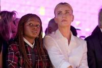 Charlize Theron Berharap Dua Putrinya Bisa Belajar Meneladani Orangtuanya