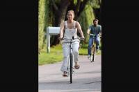 Ulang Tahun Ke-2 Pernikahan, Jennifer Lopez di Hamptons Sementara Ben Affleck di Los Angeles