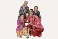 5 Wanita Merilis Single `KEBAYA INDONESIA` Karya Rieka Roslan