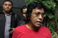 Adian Napitupulu Sambangi Polda Metro, Cek Demonstran yang Diamankan Polisi