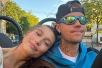 Wahai Haters, Inilah Pesan Justin Bieber Lewat Pose Istrinya Hailey Bieber