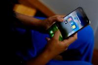 Tips Ubah Kebiasaan Scroll Medsos Tanpa Arah