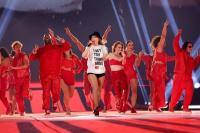 Bukukan Rp32 Triliun, Penari hingga Petugas Keamanan Dapat Bonus Rp3 Triliun dari Taylor Swift