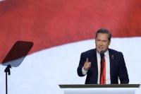 Penasehat Utama Trump Sebut Pesawat Nirawak di Atas AS Tunjukkan Celah Keamanan