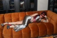 Cardi B Kecam Donald Trump yang Membuat Sepatu Christian Louboutin-nya Rusak di Super Bowl 2025