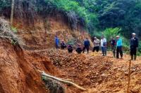 Sering Dianggap Sama, Ini Perbedaan Tanah Bergerak dan Tanah Longsor