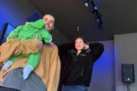 Justin Bieber Bahagia Bermain Bersama Putranya Jack Blues