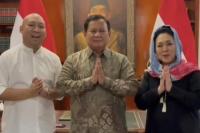 Prabowo dan Titiek Soeharto Didampingi Didiet Kompak Beri Ucapan Lebaran
