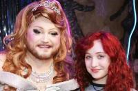 Dari `Pink Pony Club`, Chappell Roan Nonton DRAG: The Musical di Off-Broadway