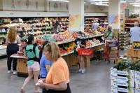 Survei: 73% Warga AS Perkirakan Kenaikan Harga Disebabkan oleh Tarif Trump