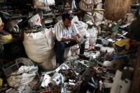 Malaysia Berlakukan Larangan Total Impor Limbah Elektronik